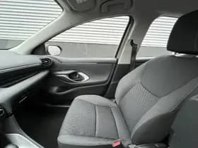 Toyota Yaris thumbnail 18