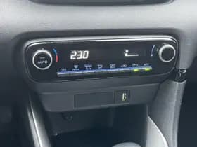 Toyota Yaris thumbnail 36