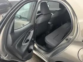 Toyota Yaris thumbnail 41