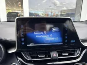 Toyota C-HR thumbnail 30