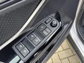 Toyota C-HR thumbnail 46