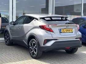 Toyota C-HR thumbnail 8