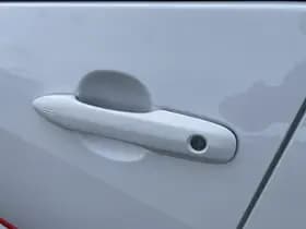 Toyota Yaris thumbnail 15