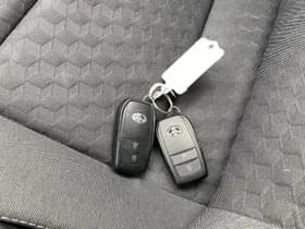 Toyota Yaris thumbnail 35