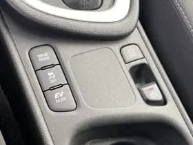 Toyota Yaris thumbnail 80