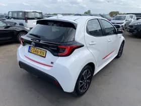 Toyota Yaris thumbnail 9