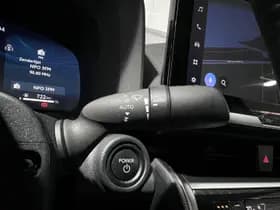 Toyota C-HR thumbnail 18