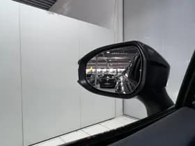 Toyota C-HR thumbnail 31