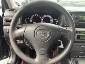 Toyota Corolla thumbnail 5