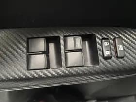 Toyota RAV4 thumbnail 7