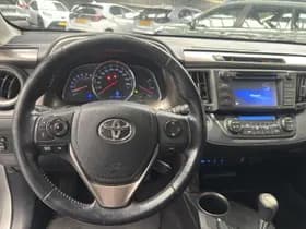 Toyota RAV4 thumbnail 9