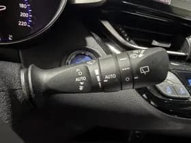 Toyota C-HR thumbnail 14