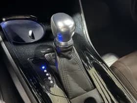 Toyota C-HR thumbnail 30