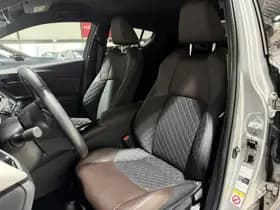 Toyota C-HR thumbnail 4