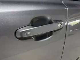 Toyota C-HR thumbnail 35