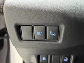 Toyota C-HR thumbnail 36