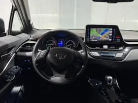 Toyota C-HR thumbnail 8