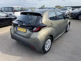 Toyota Yaris thumbnail 11
