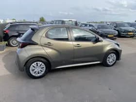 Toyota Yaris thumbnail 12