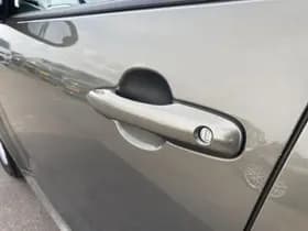 Toyota Yaris thumbnail 16