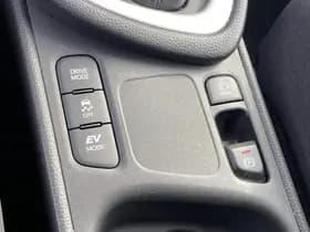 Toyota Yaris thumbnail 75