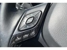 Toyota C-HR thumbnail 12