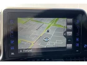 Toyota C-HR thumbnail 17