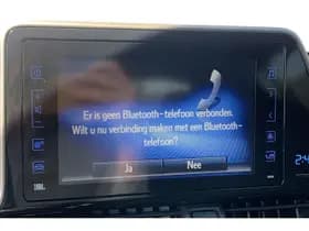 Toyota C-HR thumbnail 18