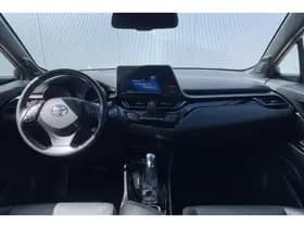 Toyota C-HR thumbnail 9