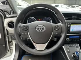 Toyota Auris thumbnail 11