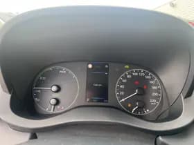 Toyota Yaris thumbnail 11