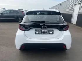 Toyota Yaris thumbnail 3