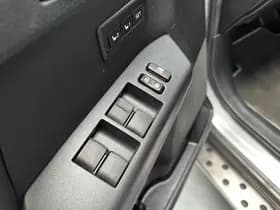 Toyota RAV4 thumbnail 3