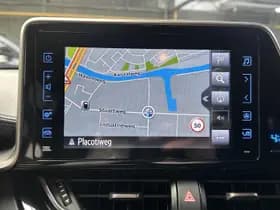 Toyota C-HR thumbnail 12