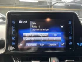 Toyota C-HR thumbnail 13