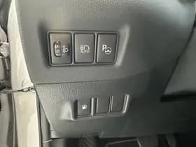 Toyota C-HR thumbnail 4