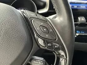 Toyota C-HR thumbnail 40