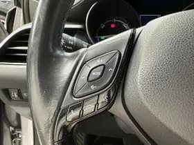 Toyota C-HR thumbnail 6