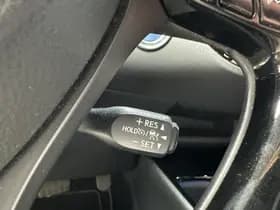 Toyota C-HR thumbnail 10