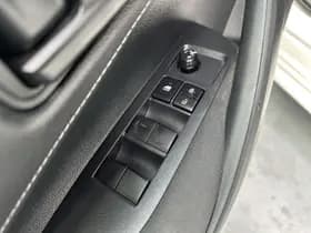 Toyota Corolla-touring-sports thumbnail 3