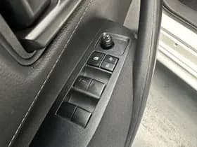 Toyota Corolla-touring-sports thumbnail 3