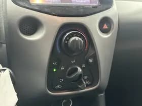 Toyota Aygo thumbnail 12