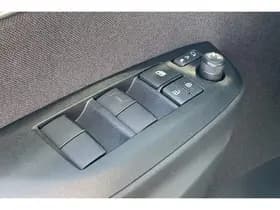 Toyota Yaris thumbnail 42