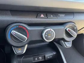 Kia Rio thumbnail 24