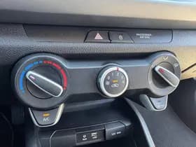 Kia Rio thumbnail 50