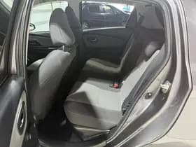 Toyota Yaris thumbnail 40