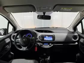 Toyota Yaris thumbnail 12