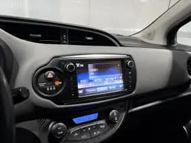 Toyota Yaris thumbnail 14