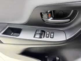 Toyota Yaris thumbnail 17