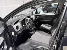 Toyota Yaris thumbnail 27